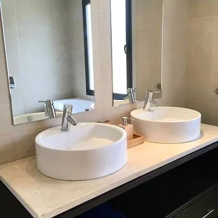 Casa Anahita Samara *